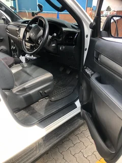 Toyota hilux Legend RS 2.8GD-6 4x4 double cab