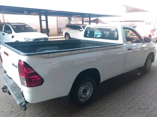 Hilux long base R255 000