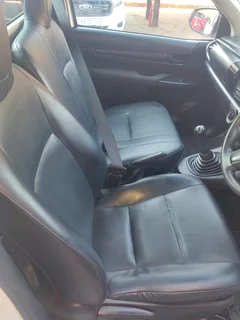 Hilux long base R255 000