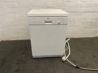 Bosch Dishwasher (Dent on the Side)- A44612