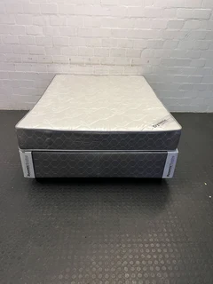 ✨ Dynamic Bedding Double Mattress - Comfort in Light Gray - Like New!- A52719