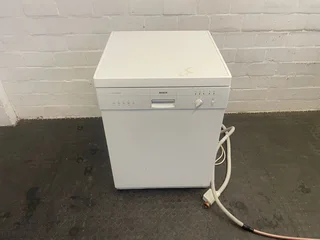 Bosch Dishwasher (Dent on the Side)- A44612