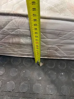 DualFlex King Sized White Patterned Mattress (Stained with Tears)- A51228