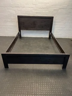 Modern Black Wooden Bed Frame - Queen Size Minor Wear - Reduced- A51834