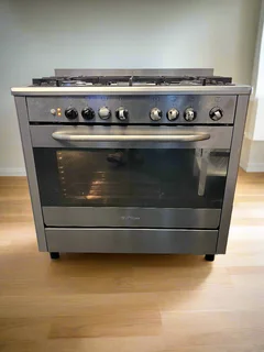 Stunning Stainless Steel 5-Burner Gas Stove - Minor Scratches- A54661