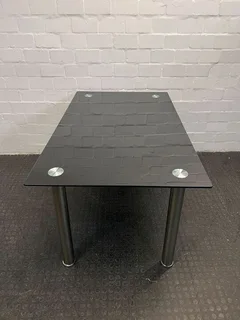 Glass Dining Room Table with Steel Legs (Width: 150cm) (Height: 74cm)- A50356