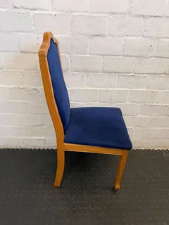 Elegant Light Wood Dining Table with Sturdy Legs - Minor Scratches- A55699