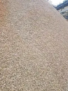 Garden stones / dump rocks and crushed stones