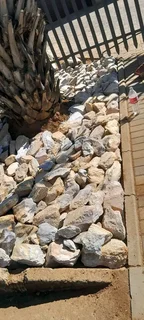 Garden stones / dump rocks and crushed stones