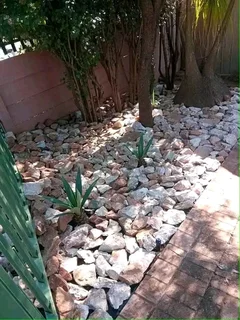 Garden stones / dump rocks and crushed stones