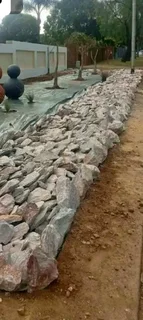 Garden stones / dump rocks and crushed stones