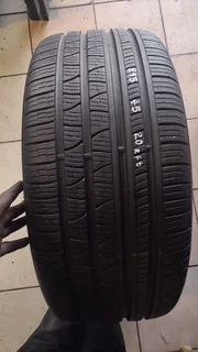 275/40 R19 used tyres and more.call/WhatsApp Enzo 0783455713