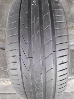 225/40 R20 usedvtyres and more.call/whatsapp Enzo 0783455713