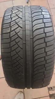 295/35 R21 used tyres and more.call/whatsapp Enzo 0783455713