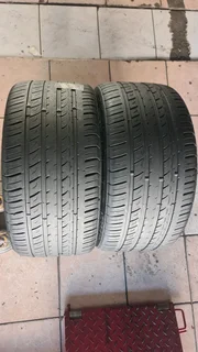 273/35 R19 used tyres in mint condition. Call/whatsapp Enzo 0783455713