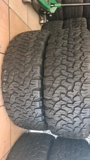 275/55 R20 used tyres and more.call/whatsapp Enzo 0783455713