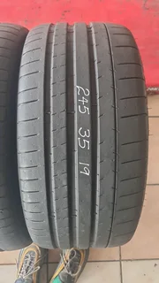 295/35 R21 used tyres and more.call/whatsapp Enzo 0783455713
