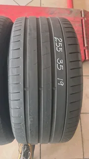 295/35 R21 used tyres and more.call/whatsapp Enzo 0783455713