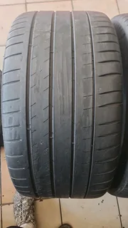 245/40 R20 used tyres and more.call/whatsapp Enzo 0783455713