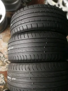 275/35 R21 used tyres in mint condition. Call /WhatsApp Enzo 0783455713