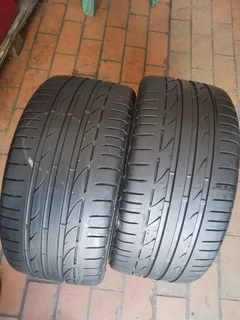 245/40 R18 used tyres in mint condition. Call /WhatsApp Enzo 0783455713