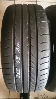 255/40 R19 used tyres and more. Call /WhatsApp Enzo 0783455713