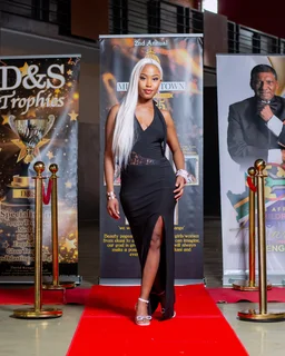 5cm Red Carpet and 4 Stanchions with Robes