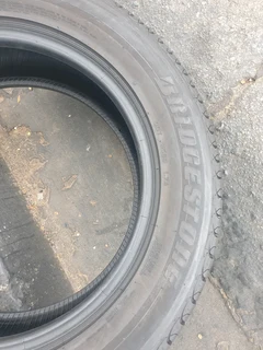 235 55 17.BRIDGESTONE TURANZA 99%thread life