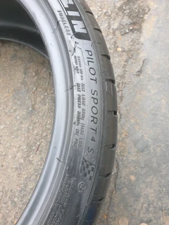 245 35 19.MICHELIN PILOT SPORT 4S