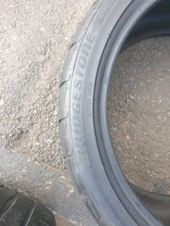 255 35 18.BRIDGESTONE POTENZA