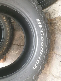 285 60 18.BFGOODRICH ALL TERRIAN KO2 WHITE WRITING