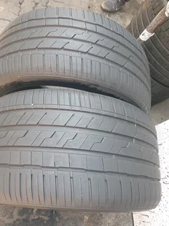 285 40 21.HANKOOK 90%Thread life