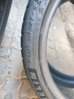305 30 20.MICHELIN PILOT SPORT 4S