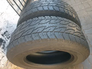 265 65 17.bridgestone Dueler A/t