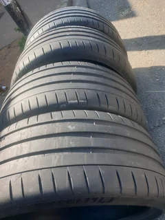 235 35 20.MICHELIN PILOT SPORT 4S