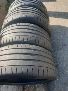 235 35 20.MICHELIN PILOT SPORT 4S