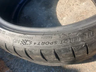 235 35 20.MICHELIN PILOT SPORT 4S
