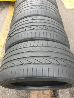 275 40 20 and 315 35 20.BRIDGESTONE DUELER H/P RUNFLAT