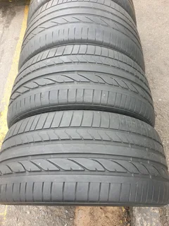 275 40 20 and 315 35 20.BRIDGESTONE DUELER H/P RUNFLAT