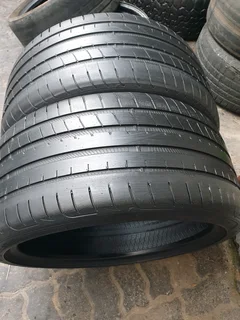 255 35 19.goodyear Eagle F1 Runflat