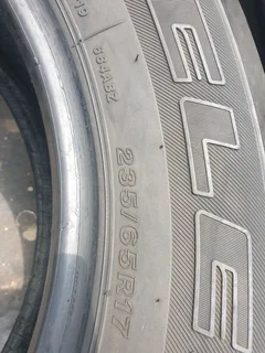 235 65 17.BRIDGESTONE DUELER H/T