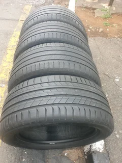 255 50 19.michelin Latitude Sport 3