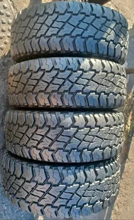 285 70 17.cooper Discoverer Stt