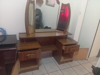 2 x Door wardropes and dressing table