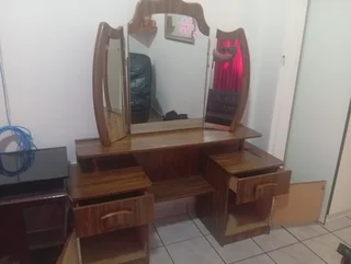 2 x Door wardropes and dressing table