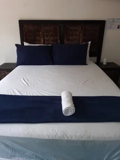 Affordable cheap and clean  rooms to book at guesthouse  situated in Randburg Bordeaux