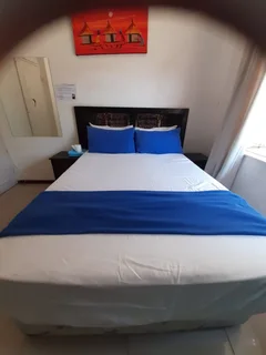 Affordable cheap and clean  rooms to book at guesthouse  situated in Randburg Bordeaux