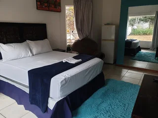 Affordable cheap and clean  rooms to book at guesthouse  situated in Randburg Bordeaux