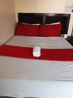 Affordable cheap and clean rooms to book at a guesthouse situated in Randburg Bordeaux