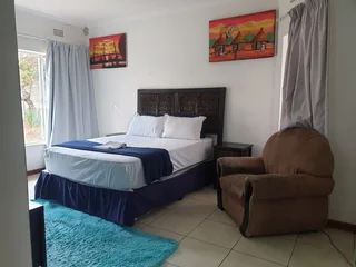Affordable cheap and clean rooms to book at a guesthouse situated in Randburg Bordeaux
